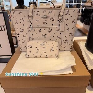 NWT Bundle Station Tote Bag Leather CCE99 & Long Wallet CCL38 Star Chalk Box